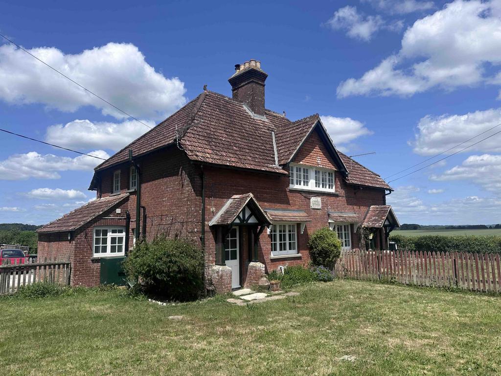 3 bedroom Semi Detached for rent