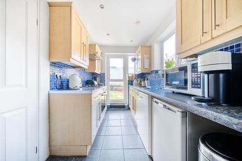 57 Hawks Road, Kingston Upon Thames, KT1 3DS