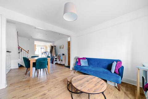 57 Hawks Road, Kingston Upon Thames, KT1 3DS