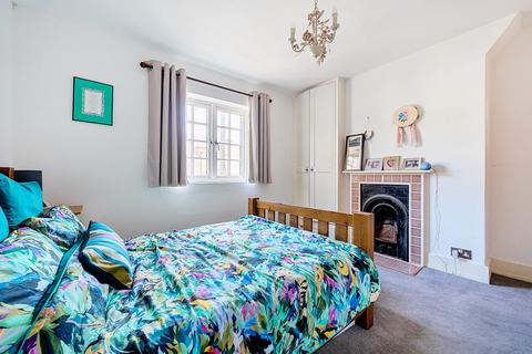 57 Hawks Road, Kingston Upon Thames, KT1 3DS
