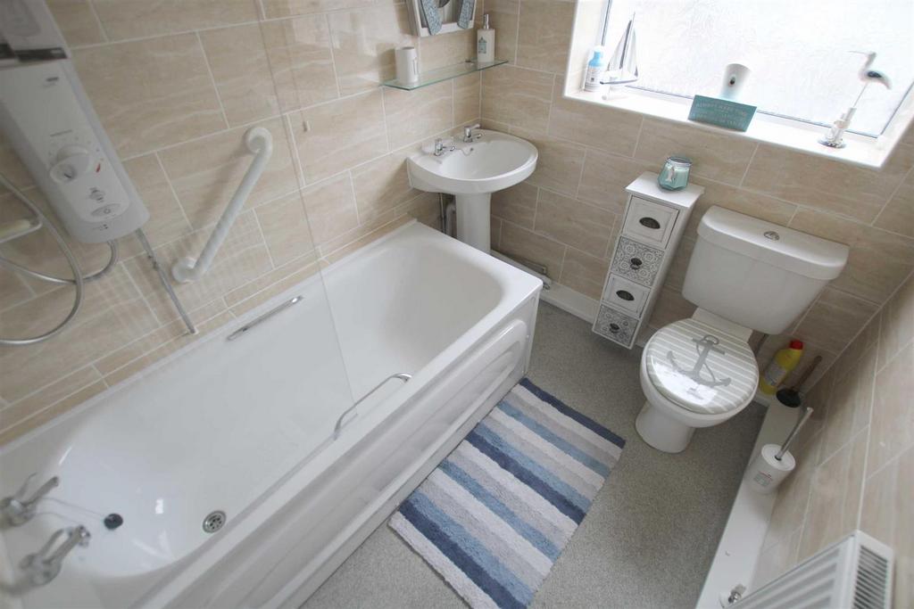 Bathroom / WC: