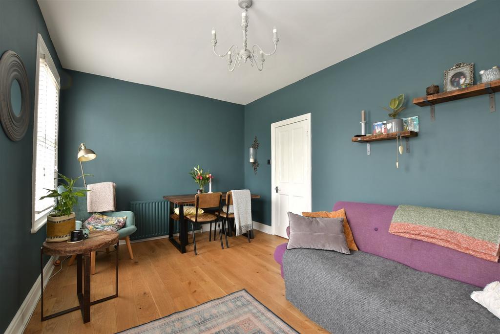 Lounge/Dining Room