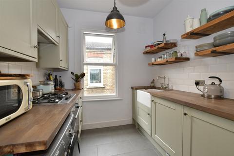 2 bedroom maisonette for sale, Lea Bridge Road, London E10