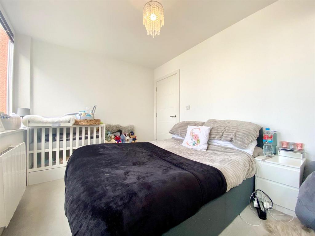 Bedroom 1.jpg