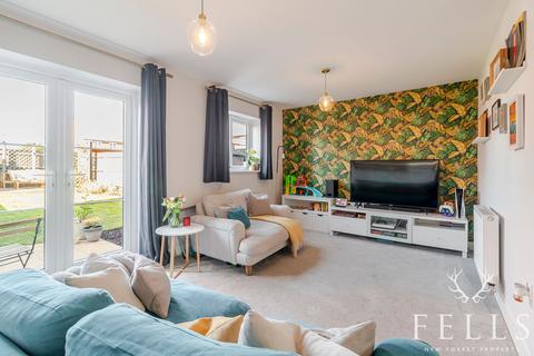 56 Narrowleaf Drive, Ringwood, BH24 3FS