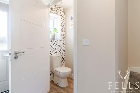 56 Narrowleaf Drive, Ringwood, BH24 3FS