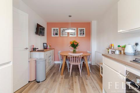 56 Narrowleaf Drive, Ringwood, BH24 3FS