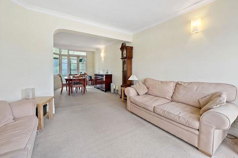 62 Kensington Drive, Woodford Green, IG8 8LW