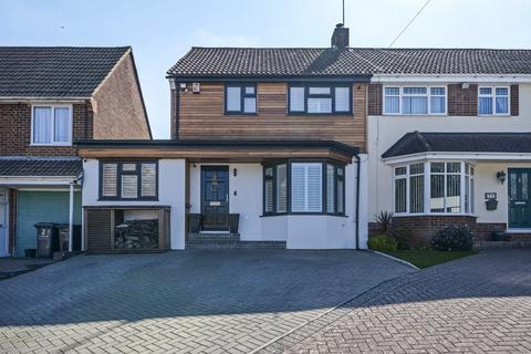 3 Bracondale Avenue, Istead Rise, Gravesend, DA13 9ED