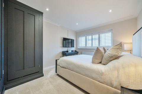 3 Bracondale Avenue, Istead Rise, Gravesend, DA13 9ED