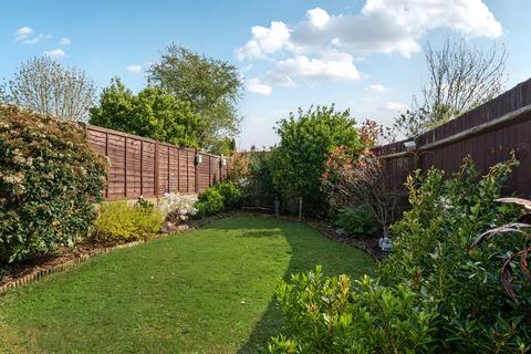 16 Pasture Close, Swindon, SN2 2UH