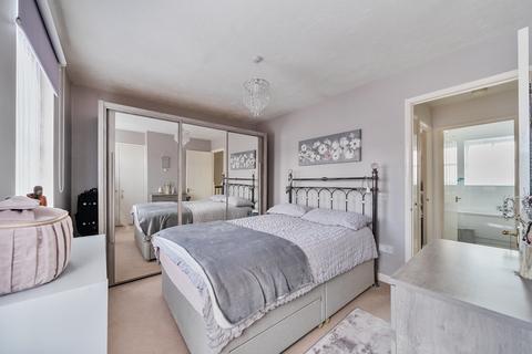 16 Pasture Close, Swindon, SN2 2UH