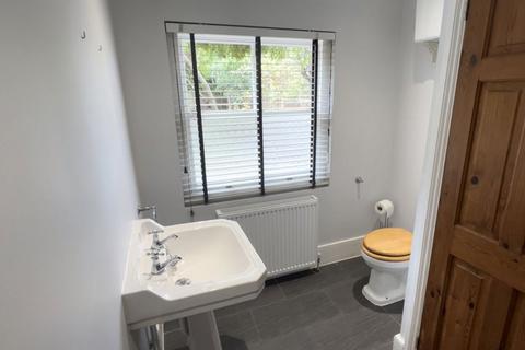 3 bedroom house to rent, Stag Lane, Buckhurst Hill IG9