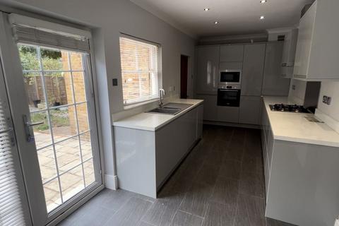 3 bedroom house to rent, Stag Lane, Buckhurst Hill IG9