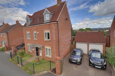123 Greenways, Gloucester, GL4 3SA