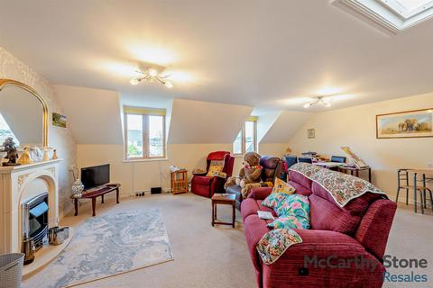 2 bedroom apartment for sale, Stover Court, East Street, Newton Abbot