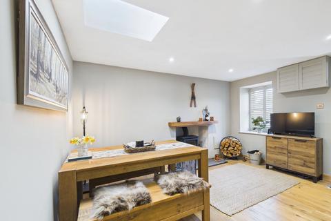 2 Bell View, Leadhills, Biggar, ML12 6XU