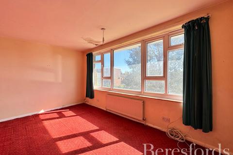 2 bedroom maisonette for sale, Victor Walk, Hornchurch, RM12
