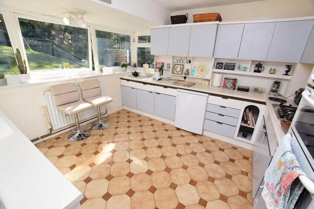 Breakfast/kitchen
