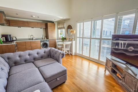 1 bedroom apartment for sale, North Block,, The Railstore, RM2