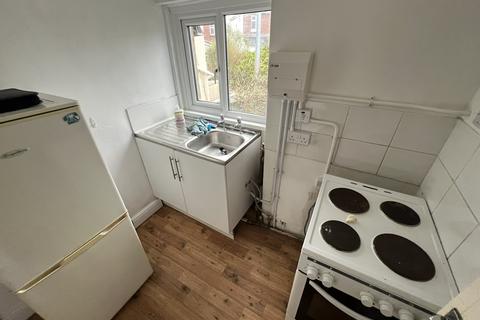 2 bedroom flat to rent, Francis Terrace, Carmarthen, Carmarthenshire