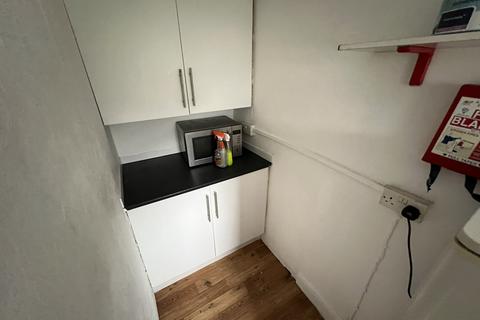 2 bedroom flat to rent, Francis Terrace, Carmarthen, Carmarthenshire