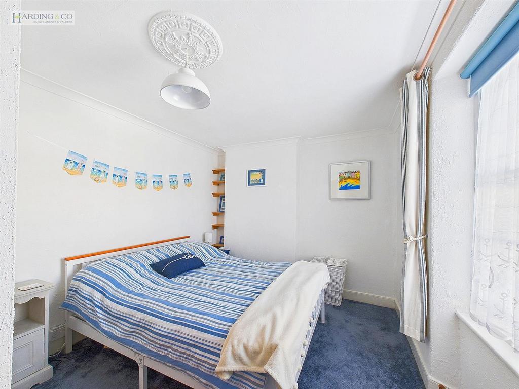 Bedroom 1 .1.jpg