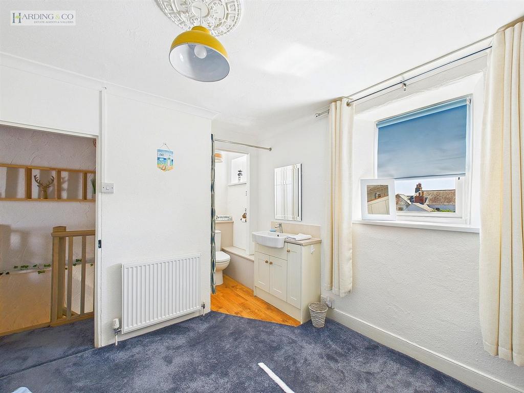 Bedroom 2 .3.jpg
