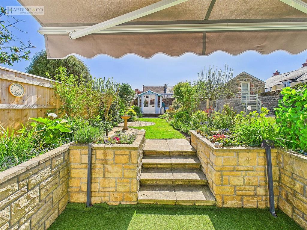 Garden .2.jpg