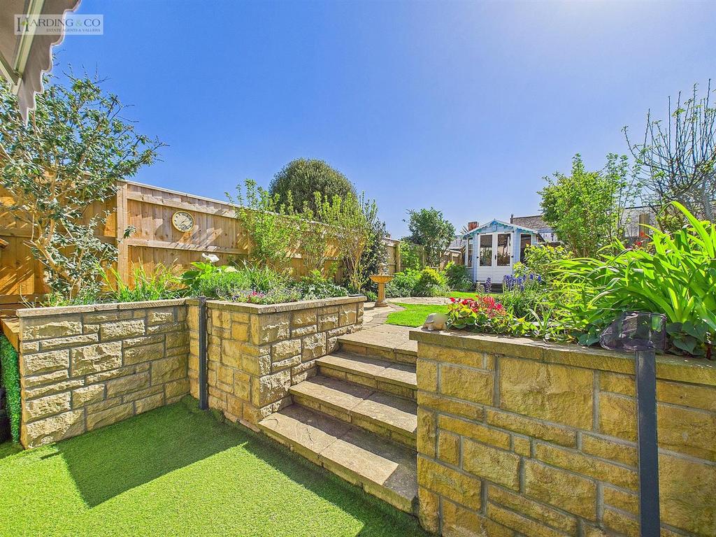 Garden .10.jpg