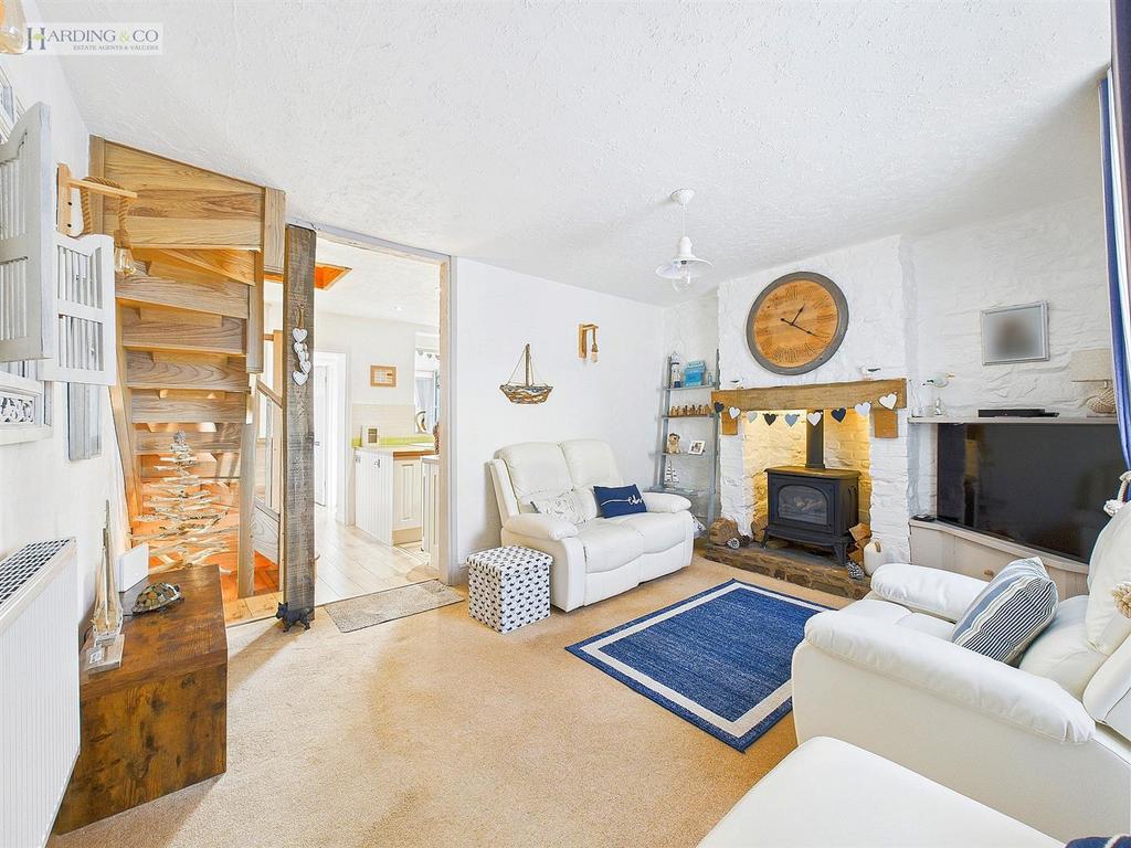 Living Room .2.jpg