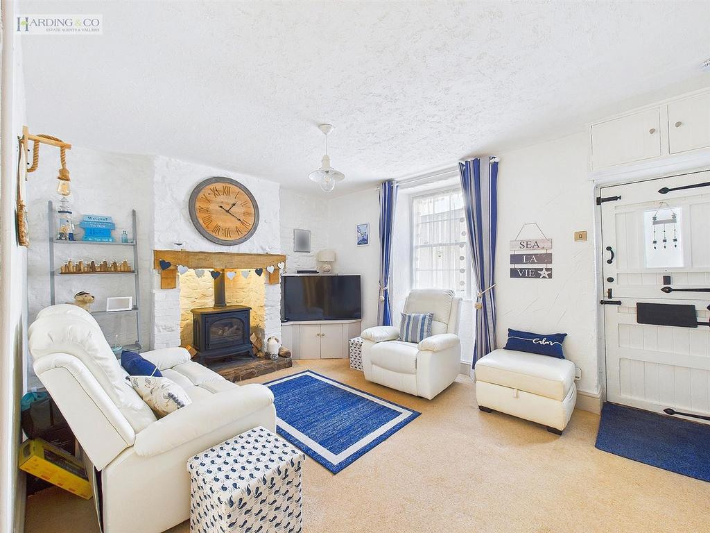 Living Room .1.jpg