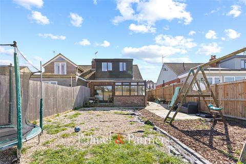 99 Hillview Close, Rowhedge, Colchester, CO5 7HS