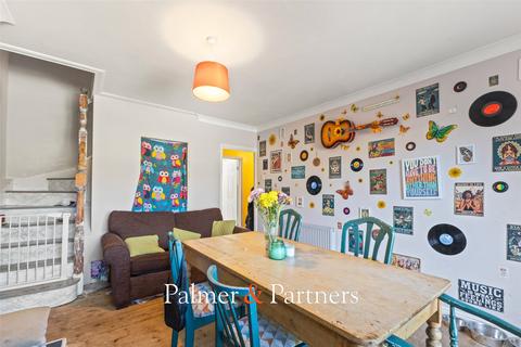 99 Hillview Close, Rowhedge, Colchester, CO5 7HS