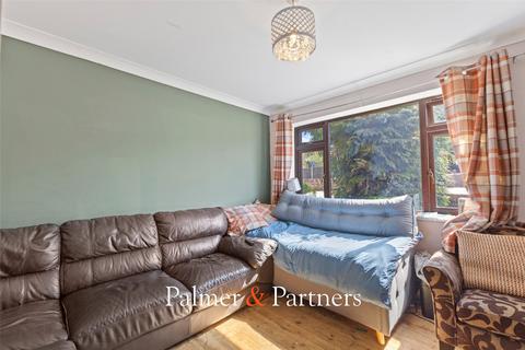 99 Hillview Close, Rowhedge, Colchester, CO5 7HS