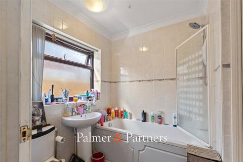 99 Hillview Close, Rowhedge, Colchester, CO5 7HS