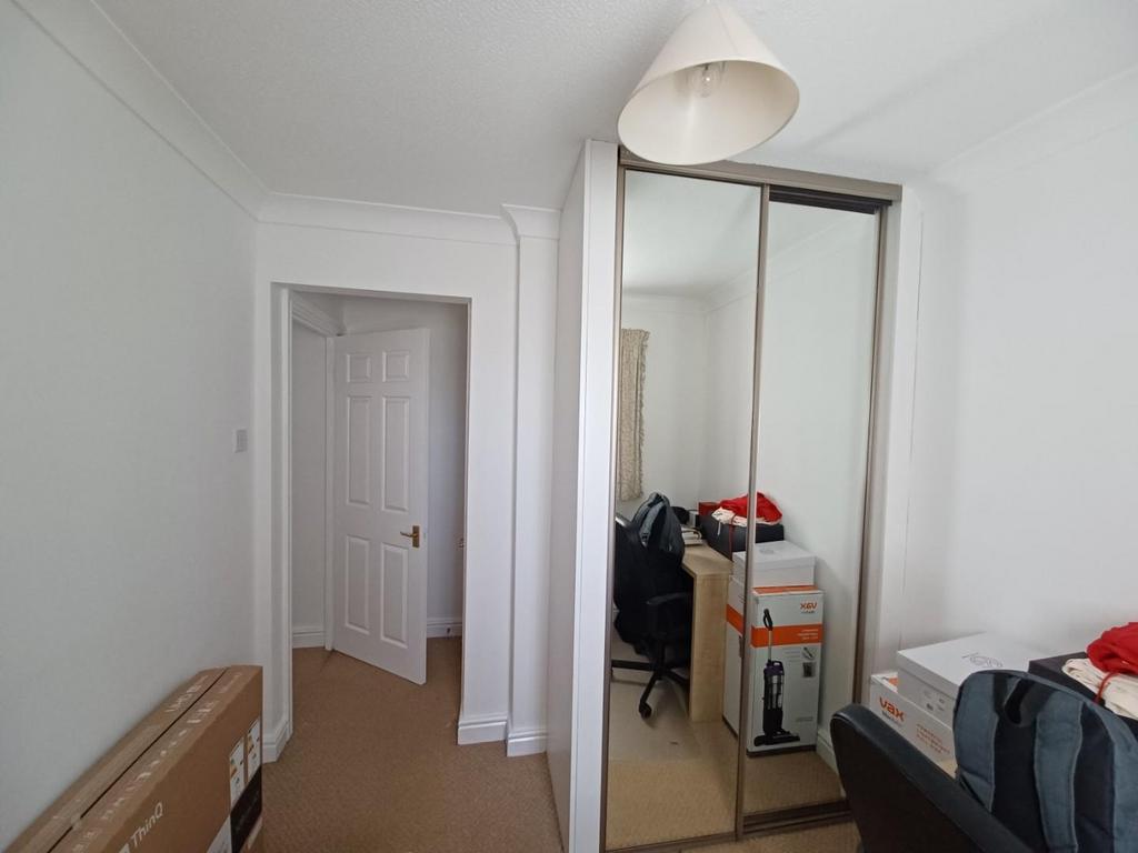 Bedroom 2/Office