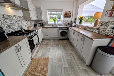 63 Kings Road, Llandybie, Ammanford, SA18 2TL