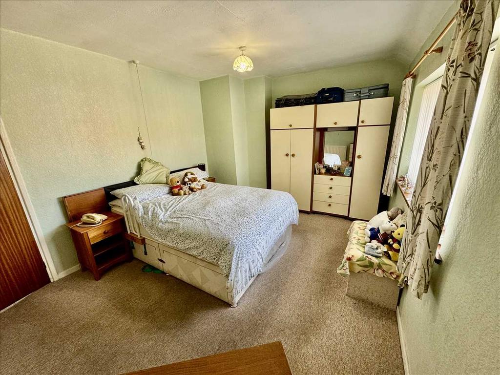 BEDROOM 1 (Front)