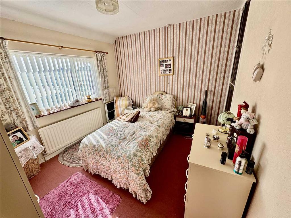 BEDROOM 2 (Rear)