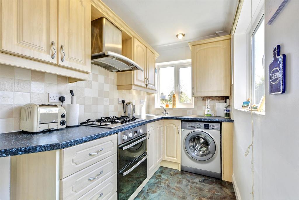 Kitchen 1.jpeg