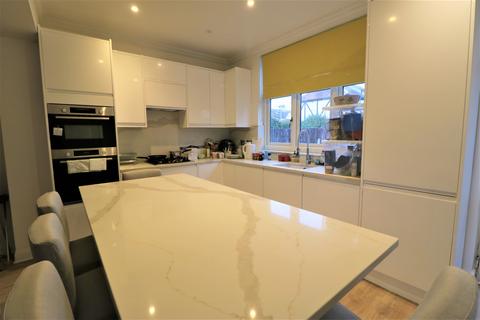 House share to rent, Fencepiece Road, Ilford IG6