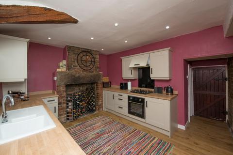 2 bedroom terraced house for sale, Town Street, Birkenshaw, Bradford, BD11