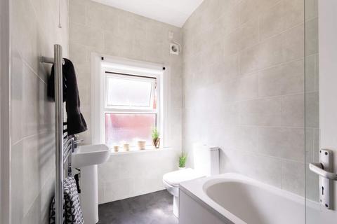 1 bedroom in a house share to rent, Church Wood Avenue, Leeds