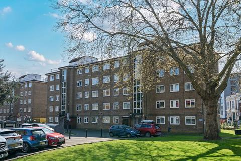 3 bedroom flat for sale, Stockwell Road, Brixton, London, SW9