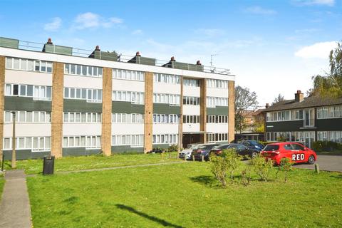 7 Burden Close, Brentford, TW8 9JG