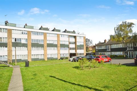 7 Burden Close, Brentford, TW8 9JG