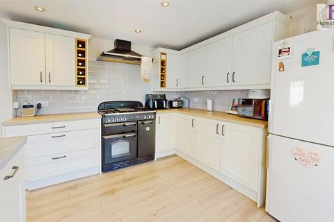 4 bedroom semi-detached house for sale, Newlands Drive, Northowram, Halifax