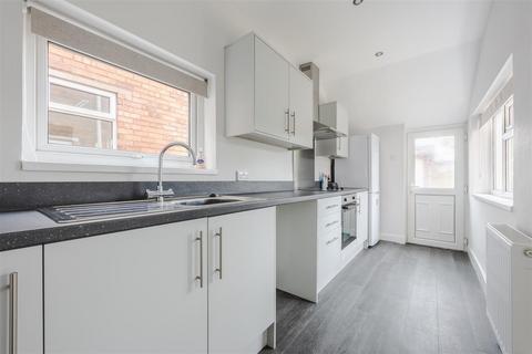25 Burn Road, Scunthorpe, DN15 8AX