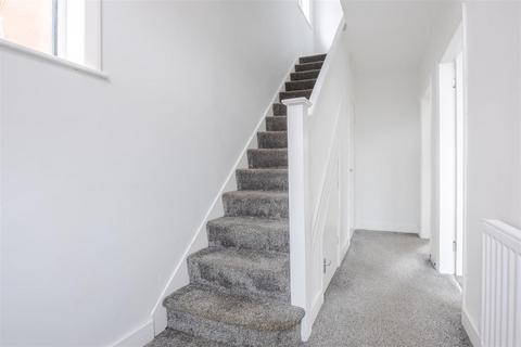 25 Burn Road, Scunthorpe, DN15 8AX